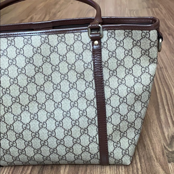 SOLD❗️💯 % authentic Gucci shoulder bag - Picture 11 of 16